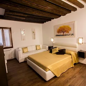 https://golden-suite.hotelinveneto.com